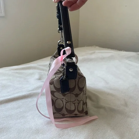 𝘊𝘰𝘢𝘤𝘩 𝘮𝘪𝘯𝘪🎀 - Picture 4 of 6